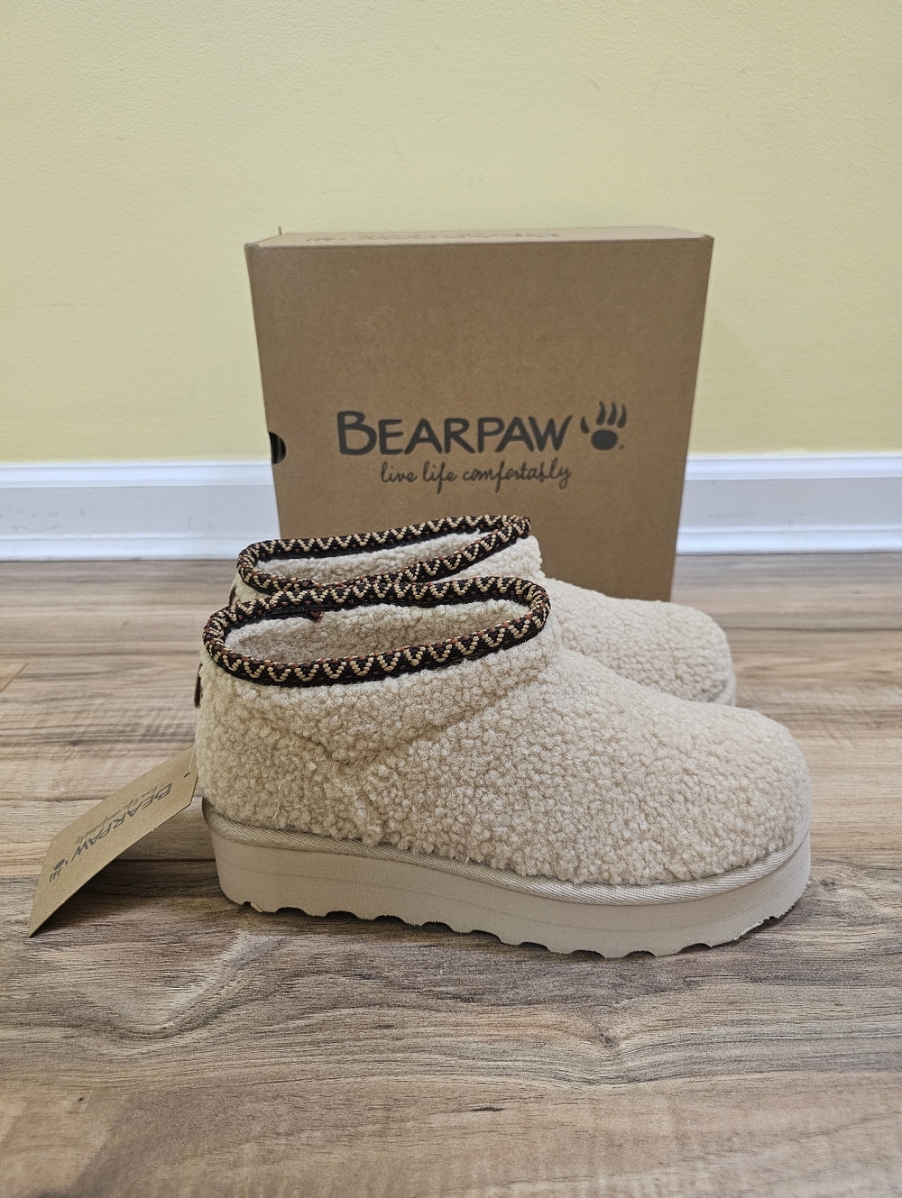 NEW BEARPAW SNUGGLE DAPHNE DECO - Picture 1 of 10